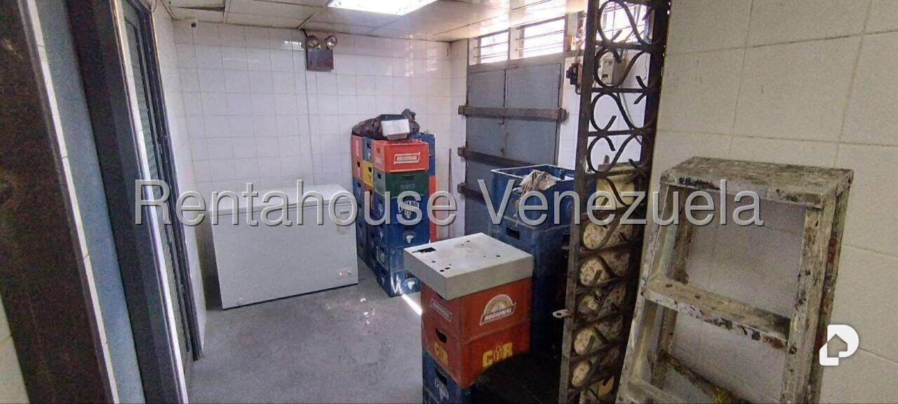Local comercial en La Urbina, Caracas – 22