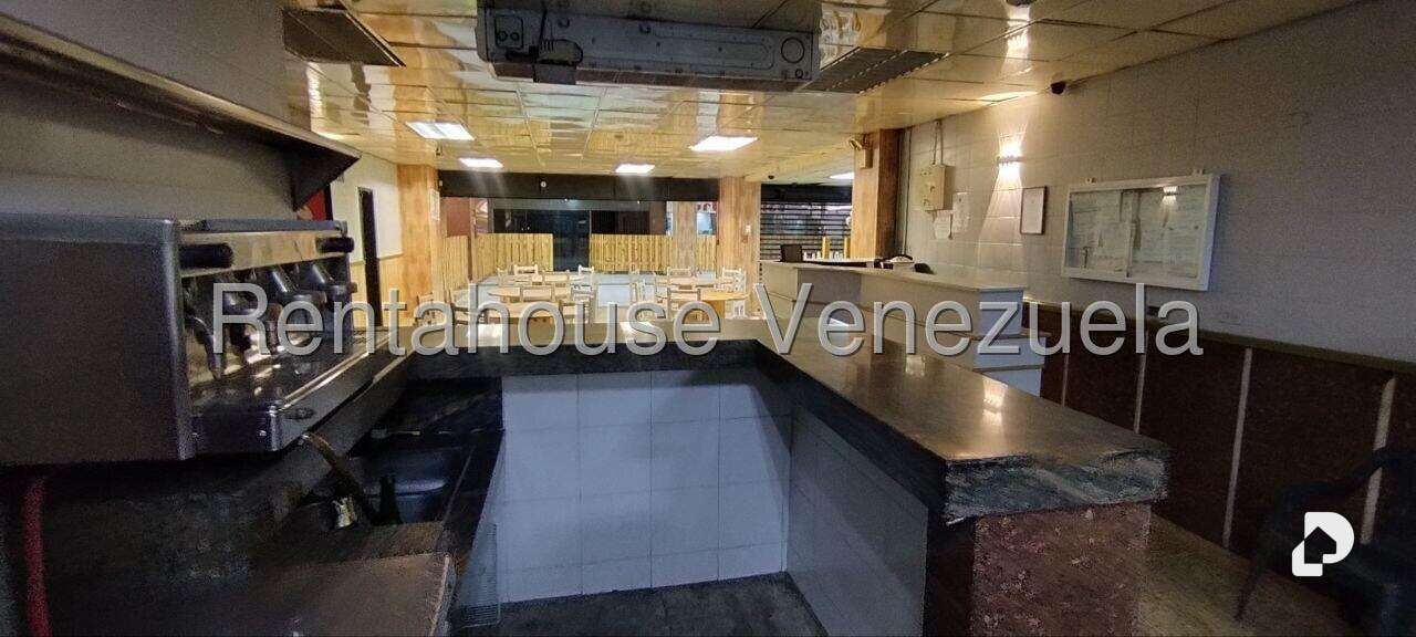 Local comercial en La Urbina, Caracas – 11