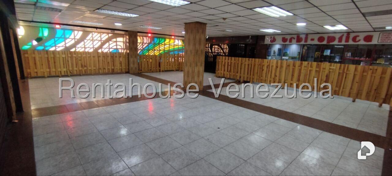 Local comercial en La Urbina, Caracas – 3