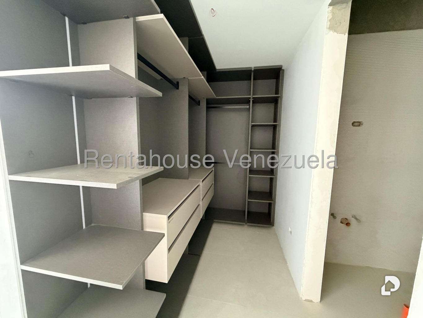 Oficina en Las Mercedes, Caracas – 21