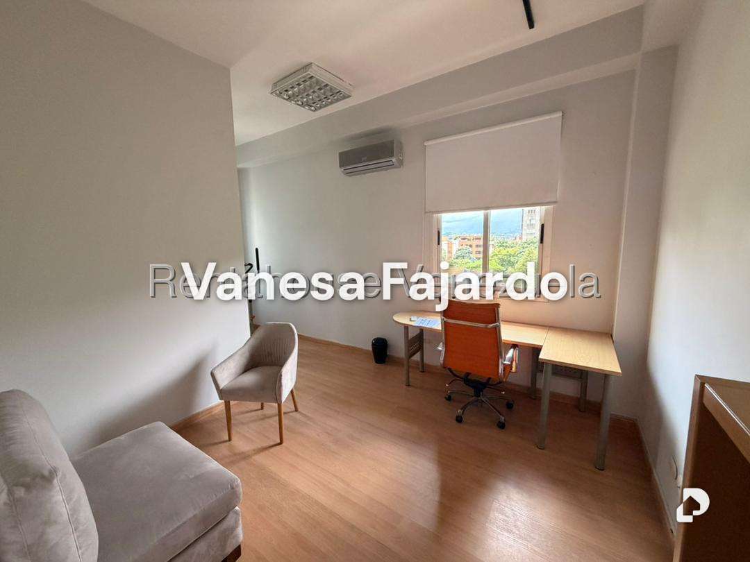 Apartamento en Los Palos Grandes, Caracas – 12