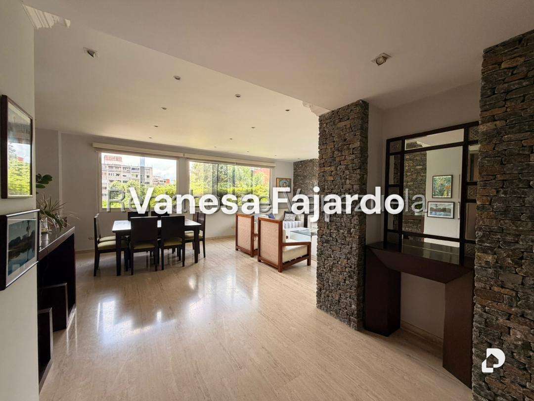 Apartamento en Los Palos Grandes, Caracas – 2