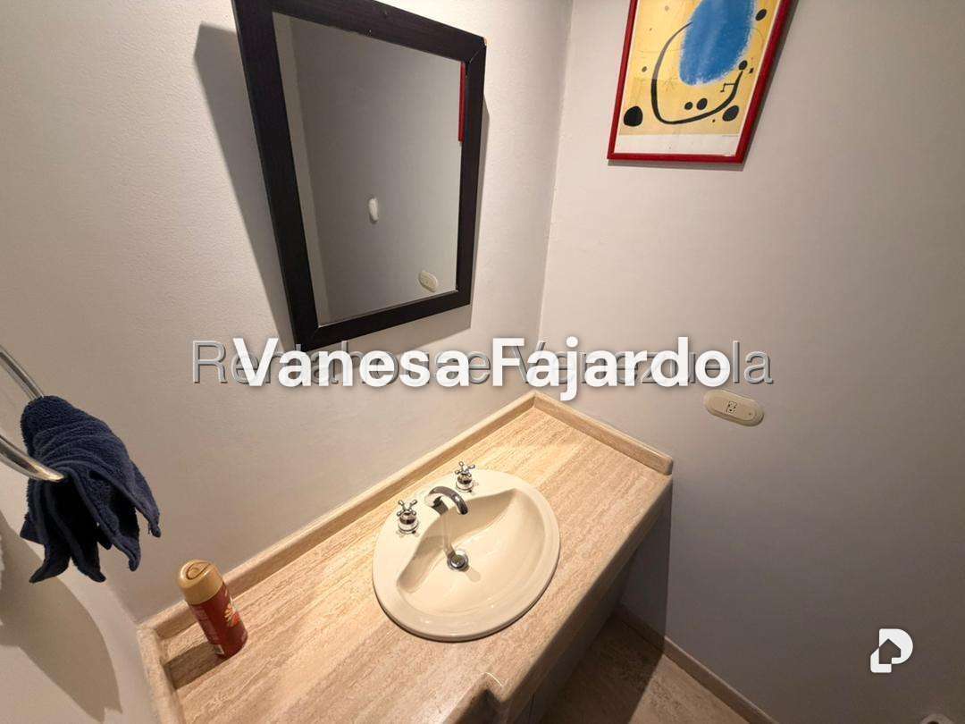 Apartamento en Los Palos Grandes, Caracas – 8