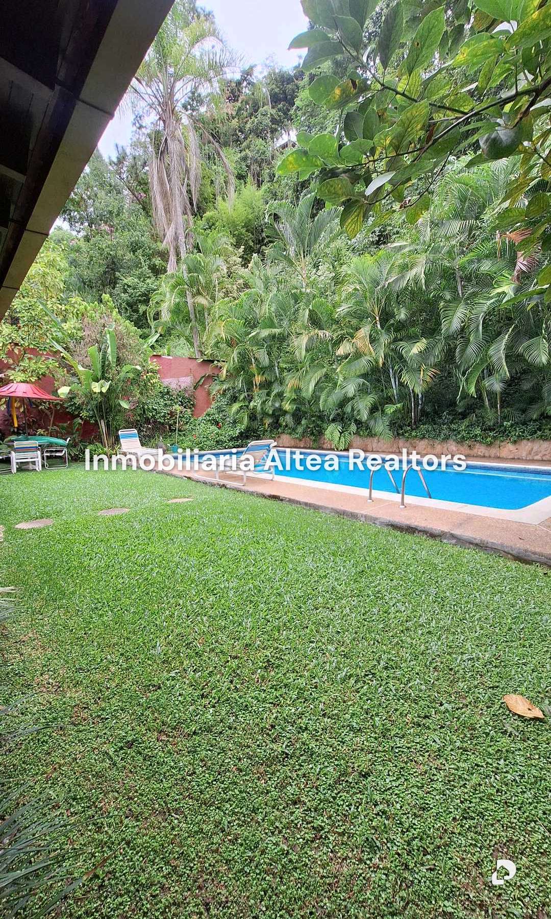 Casa en Colinas de Tamanaco, Caracas – 30