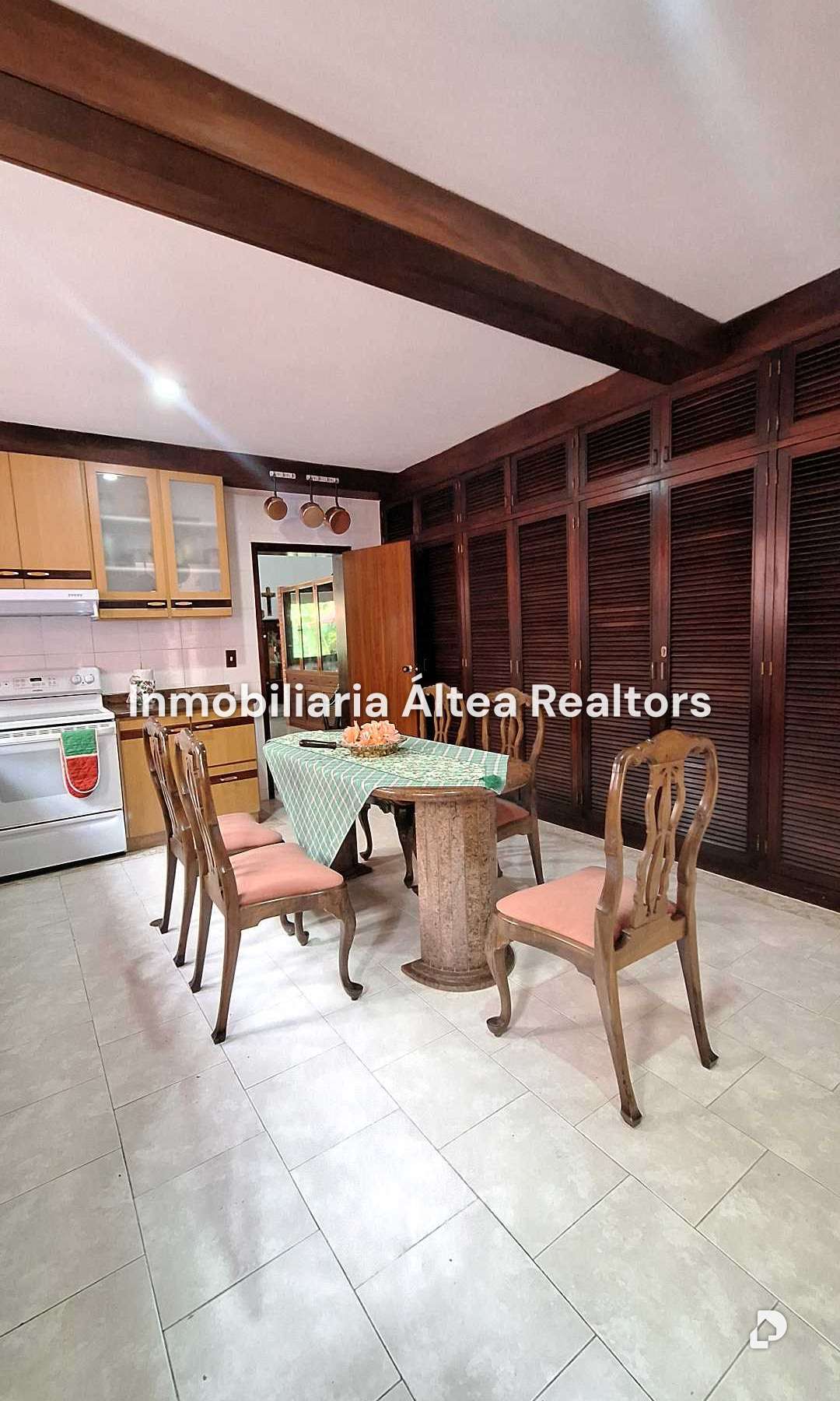 Casa en Colinas de Tamanaco, Caracas – 13