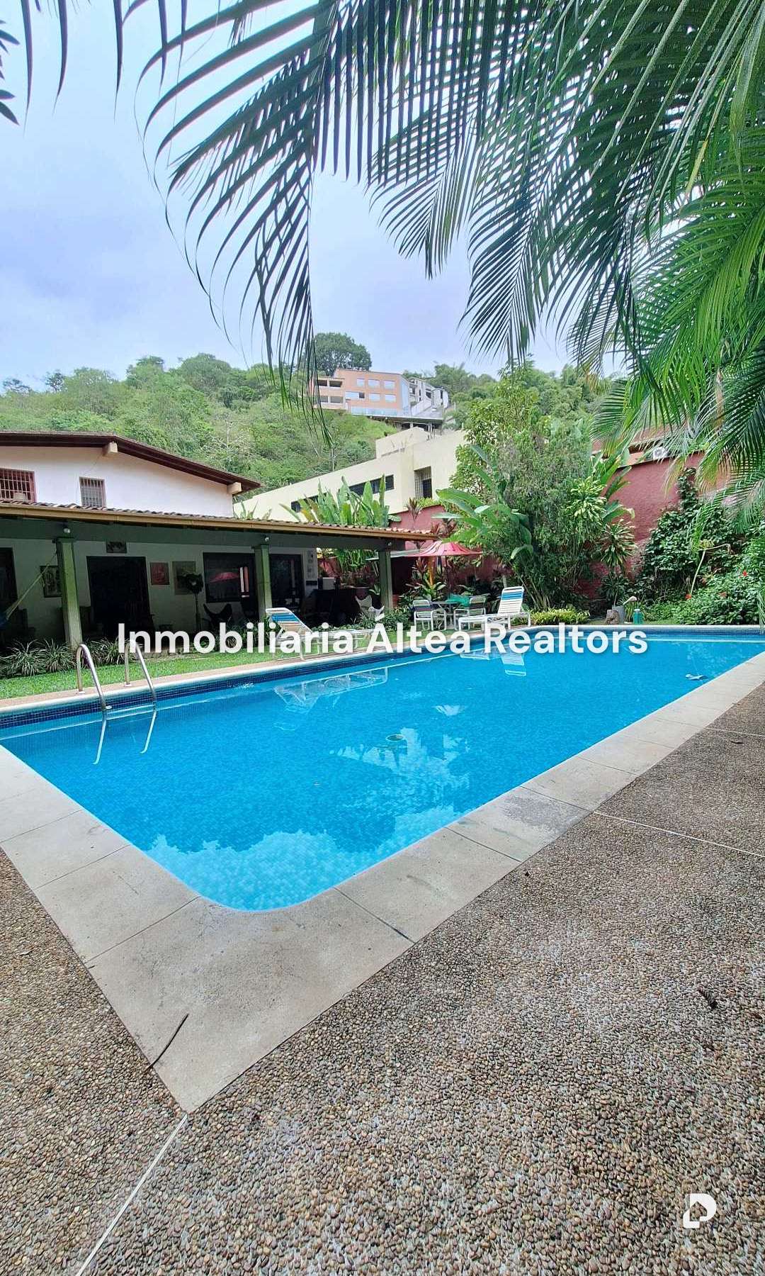 Casa en Colinas de Tamanaco, Caracas – 29