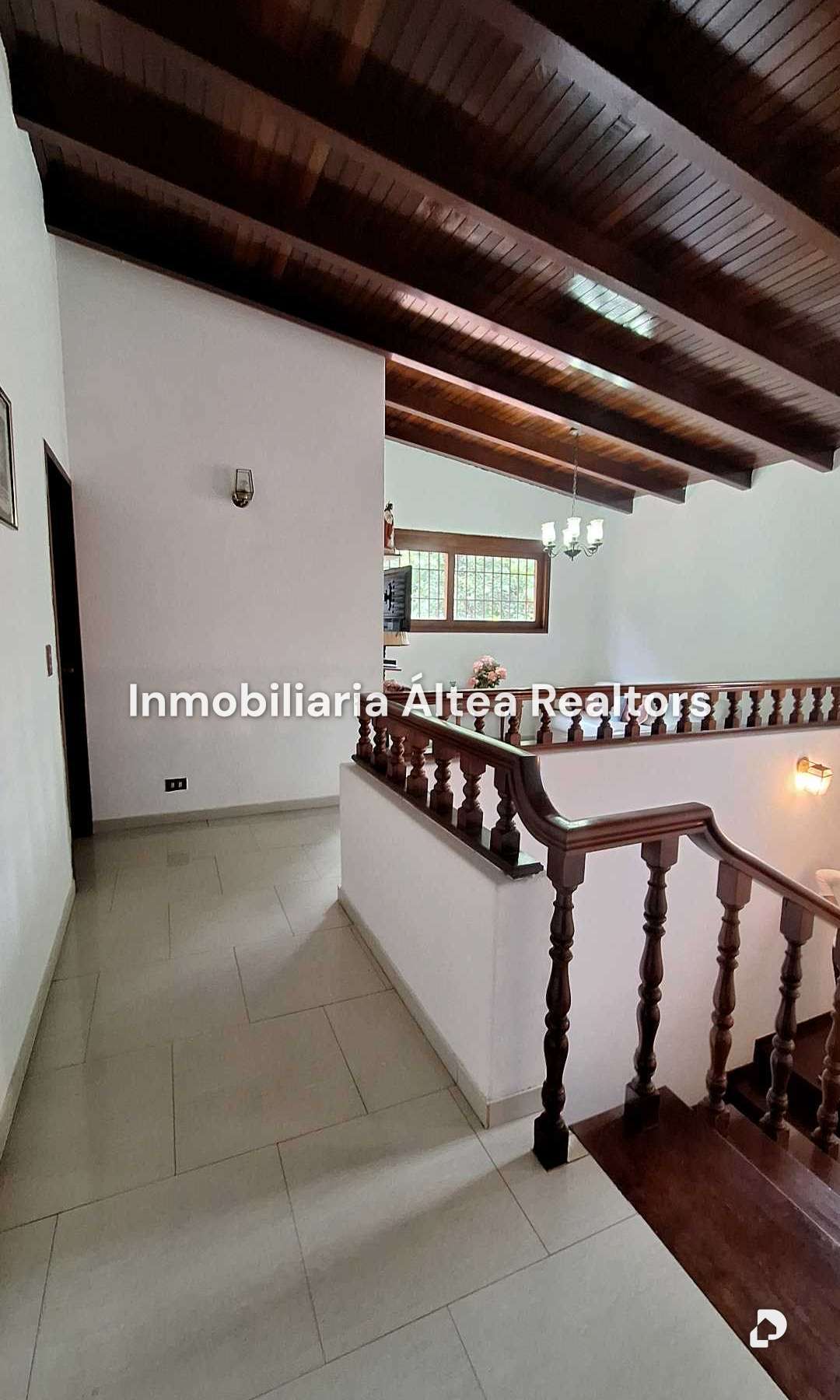 Casa en Colinas de Tamanaco, Caracas – 23