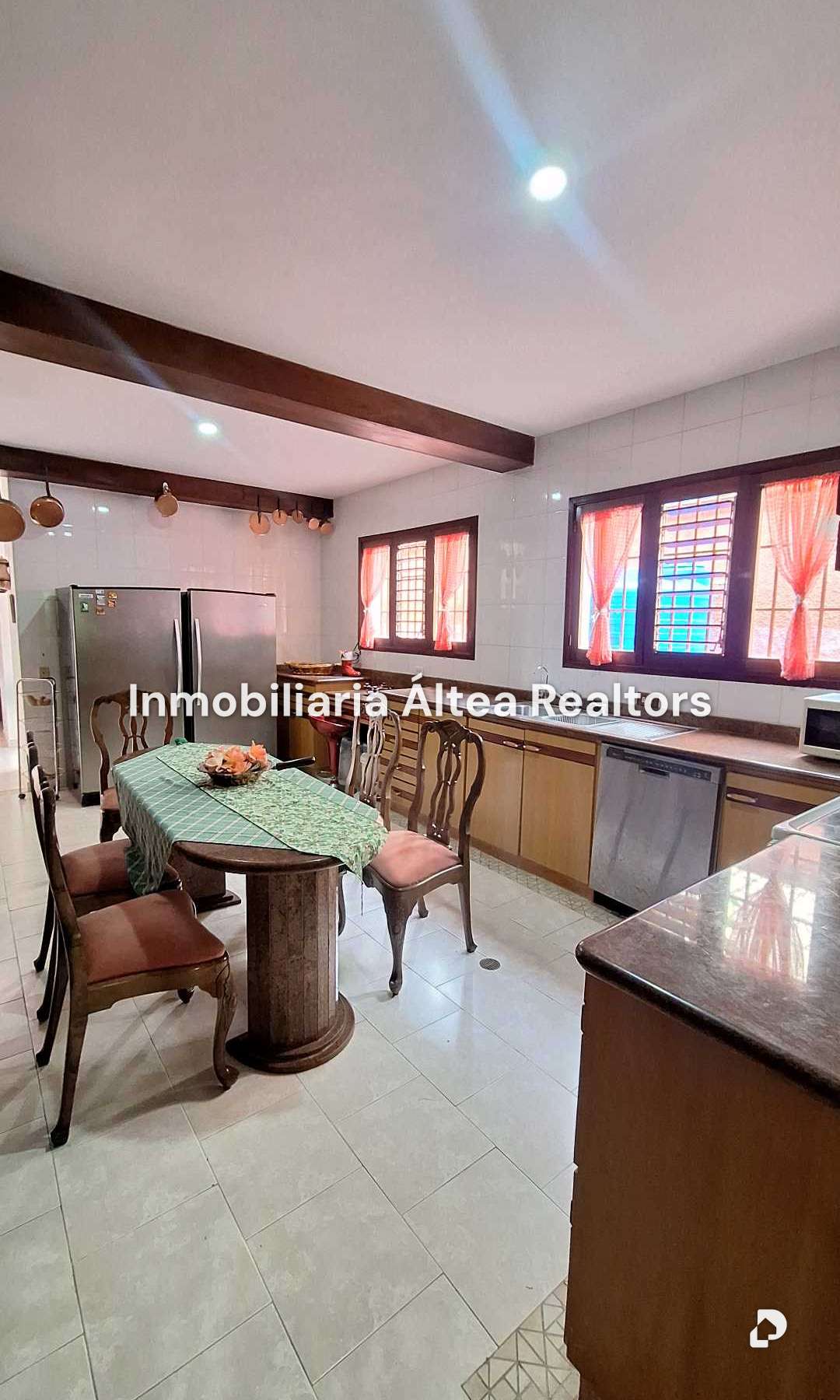 Casa en Colinas de Tamanaco, Caracas – 12