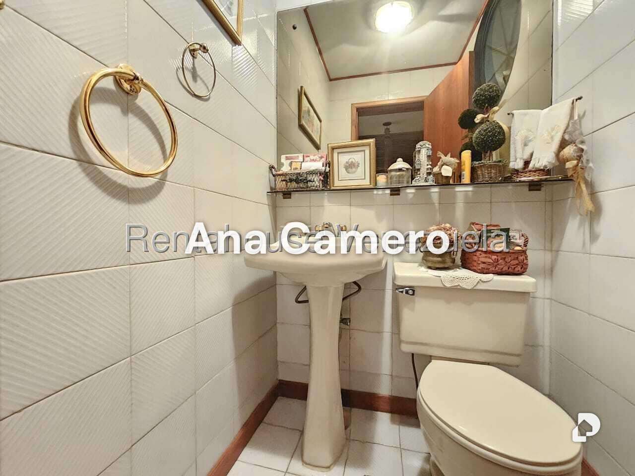 Casa en Alto Prado, Caracas – 21