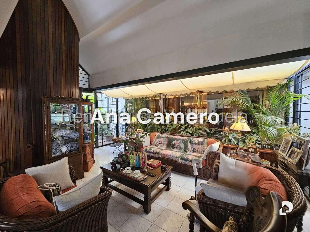 Casa en Alto Prado, Caracas – 17