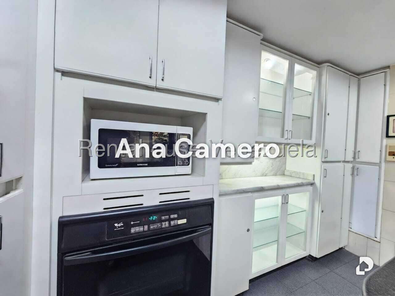 Casa en Alto Prado, Caracas – 25