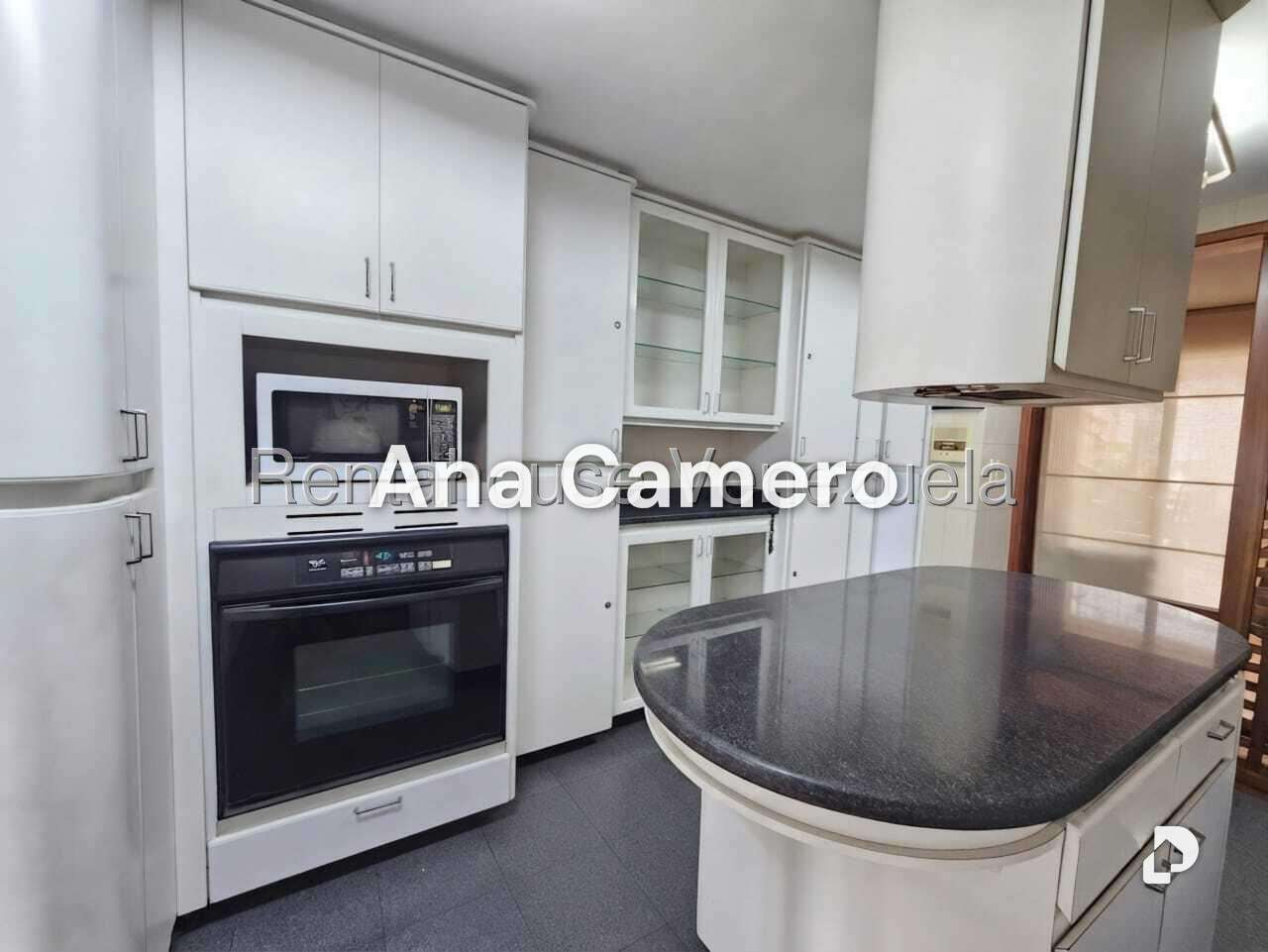 Casa en Alto Prado, Caracas – 23