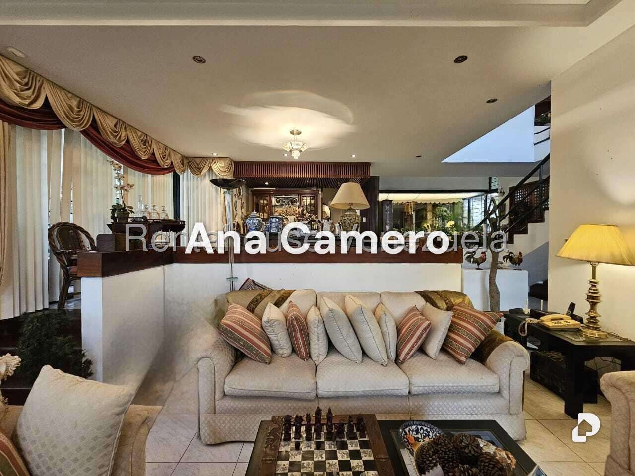 Casa en Alto Prado, Caracas – 19