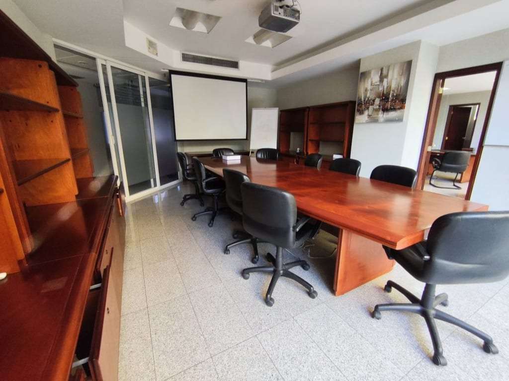 Edificio en Las Mercedes, Caracas - 1