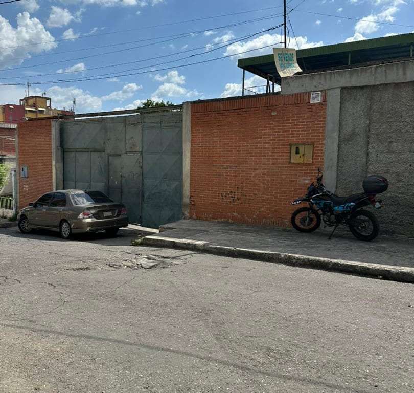 Local comercial en Guatire - 1