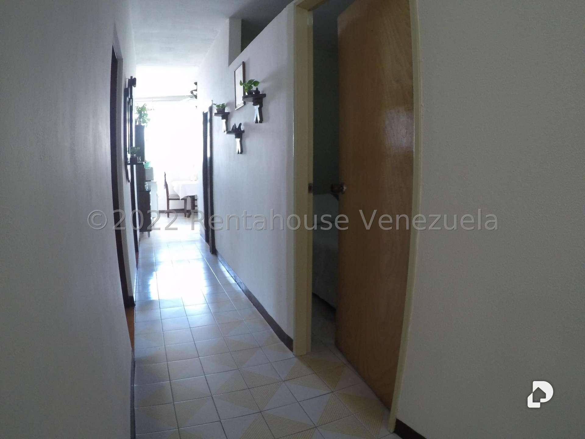 Edificio en La California Sur, Caracas – 27
