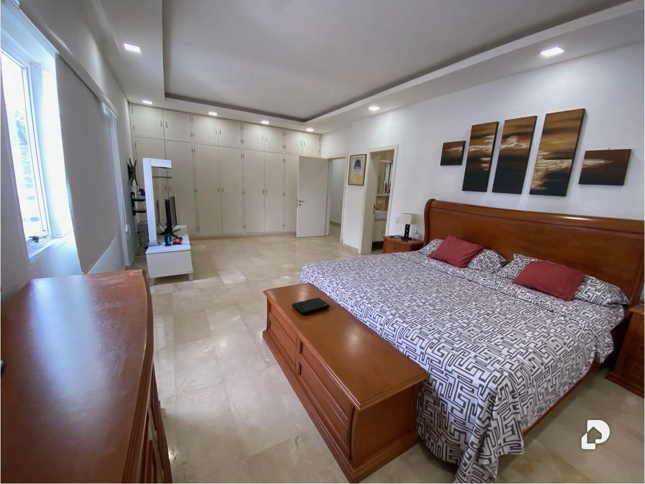 House in La Lagunita, Caracas – 18