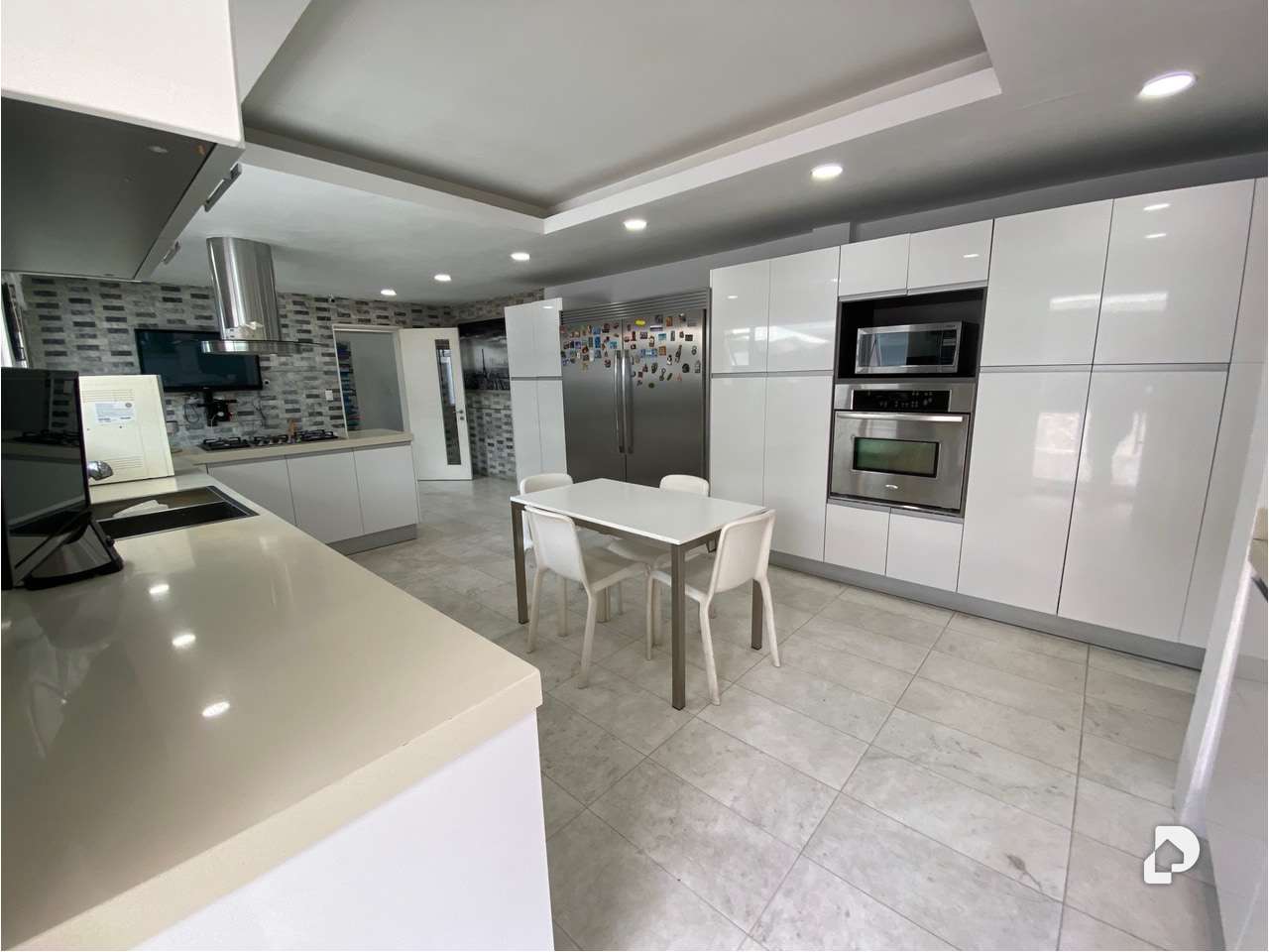 House in La Lagunita, Caracas – 11