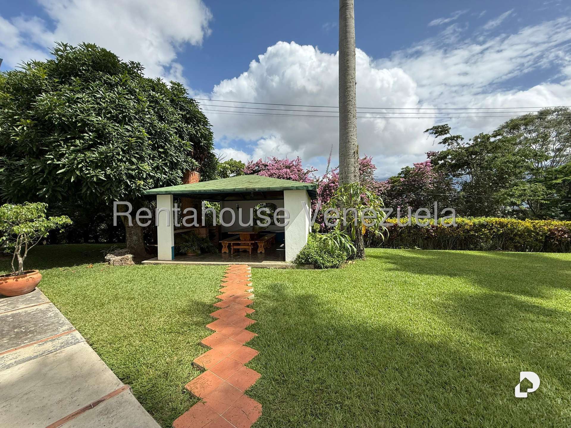 Casa en Cerro Verde, Caracas – 17
