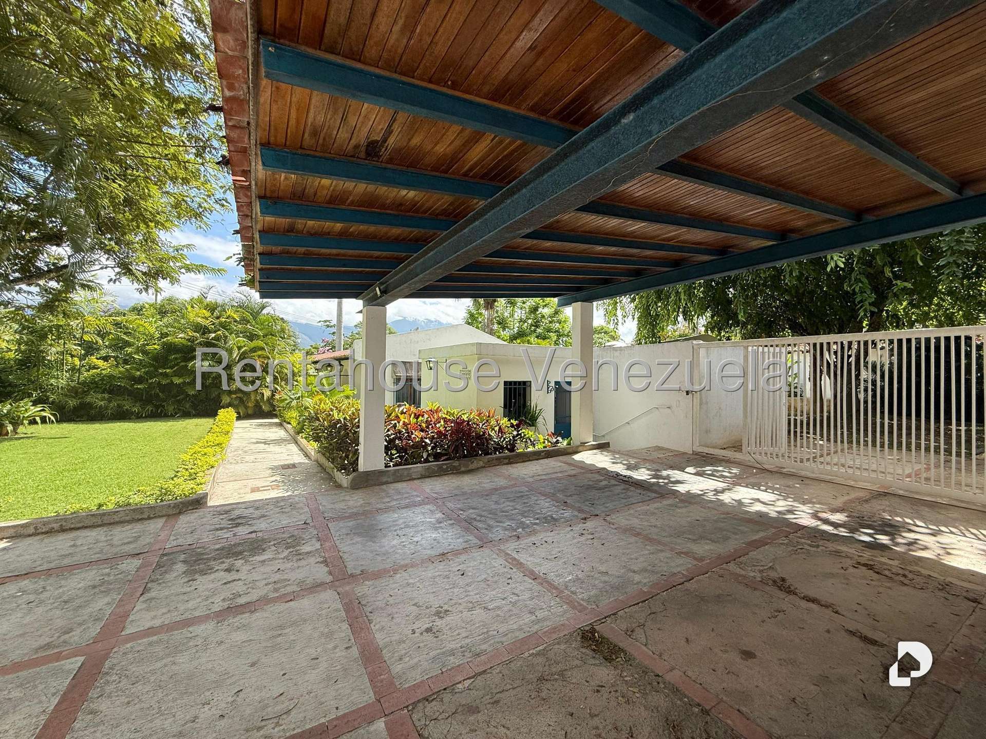 Casa en Cerro Verde, Caracas – 53