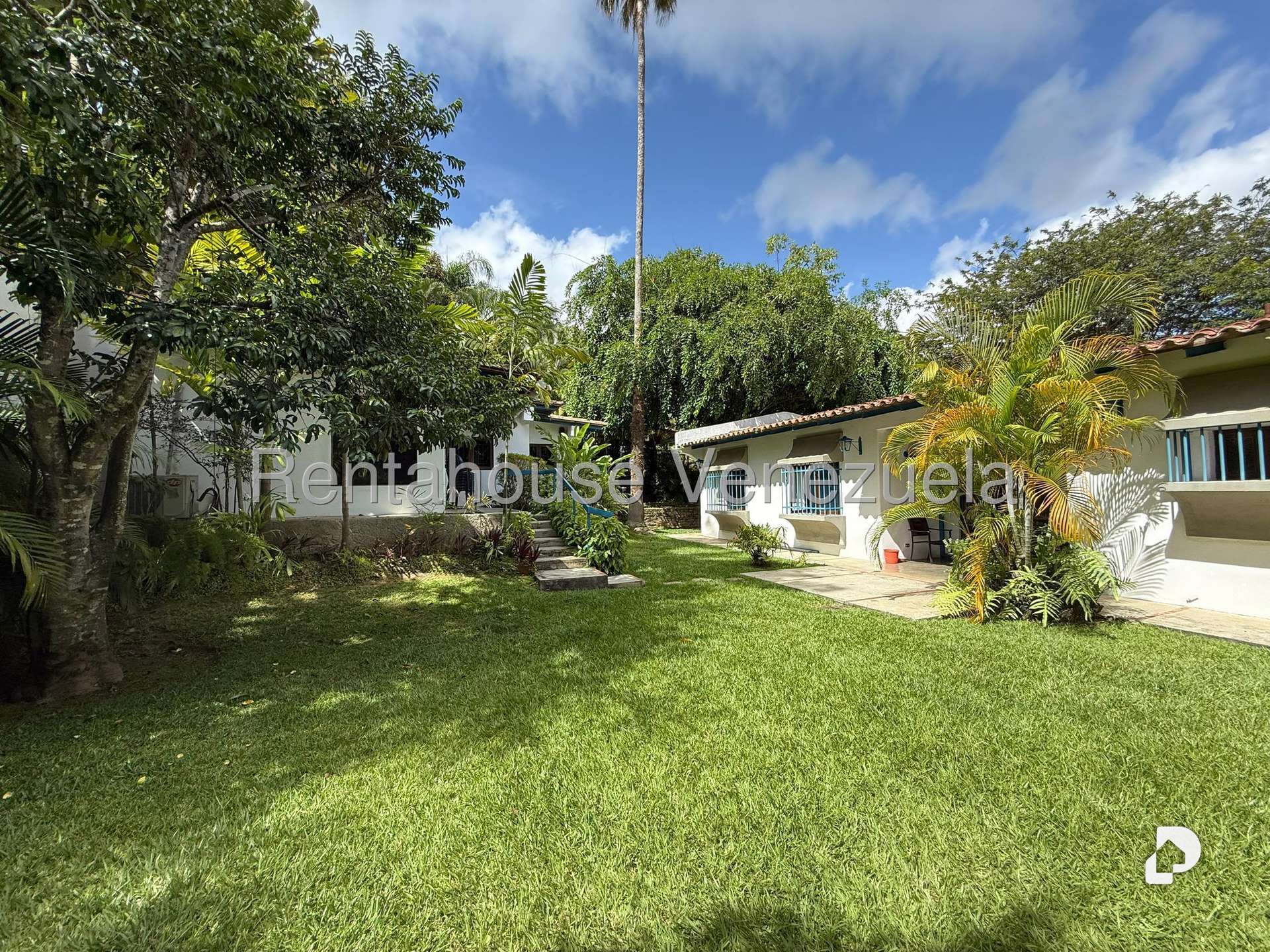 Casa en Cerro Verde, Caracas – 25