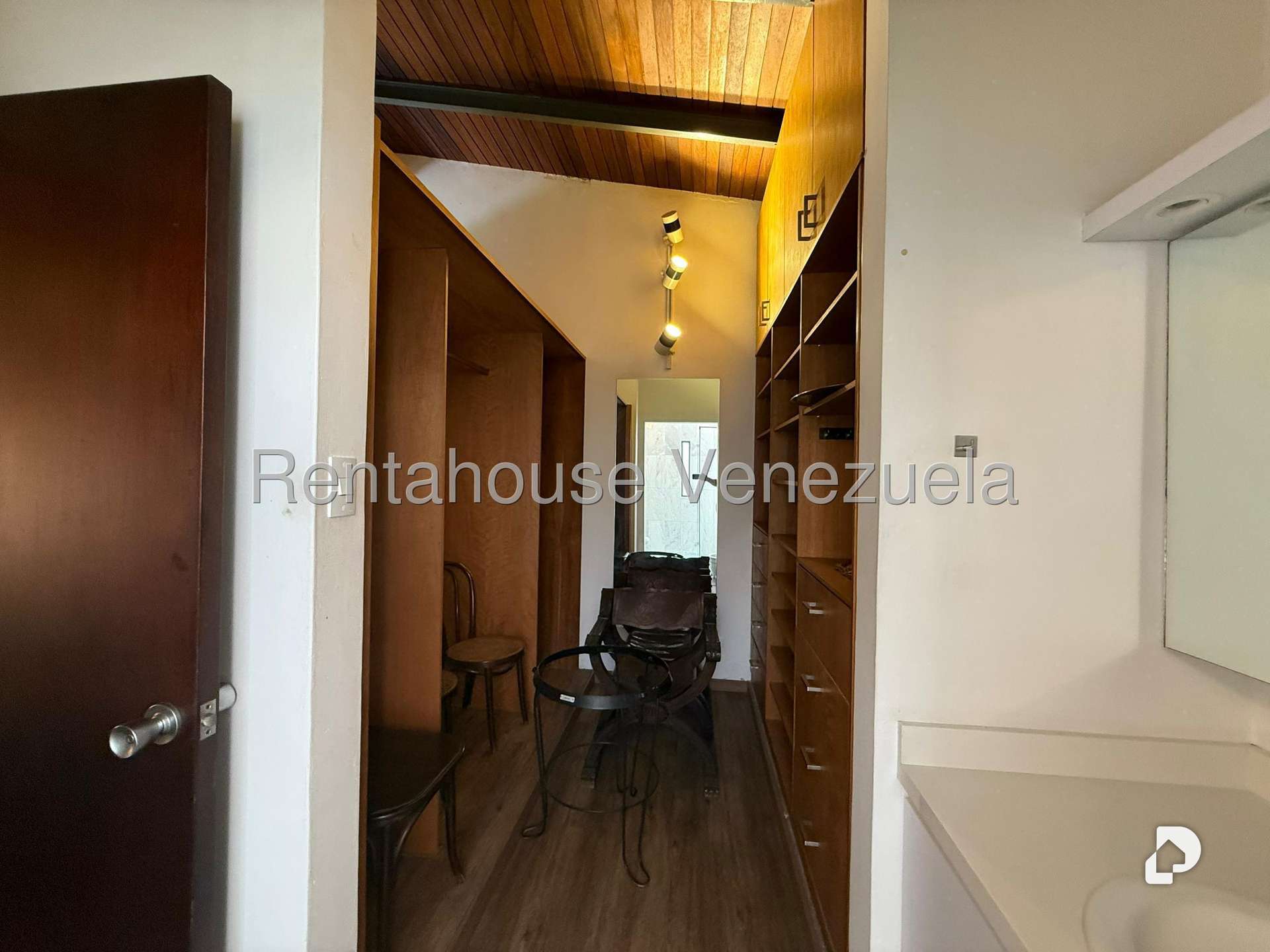 Casa en Cerro Verde, Caracas – 36