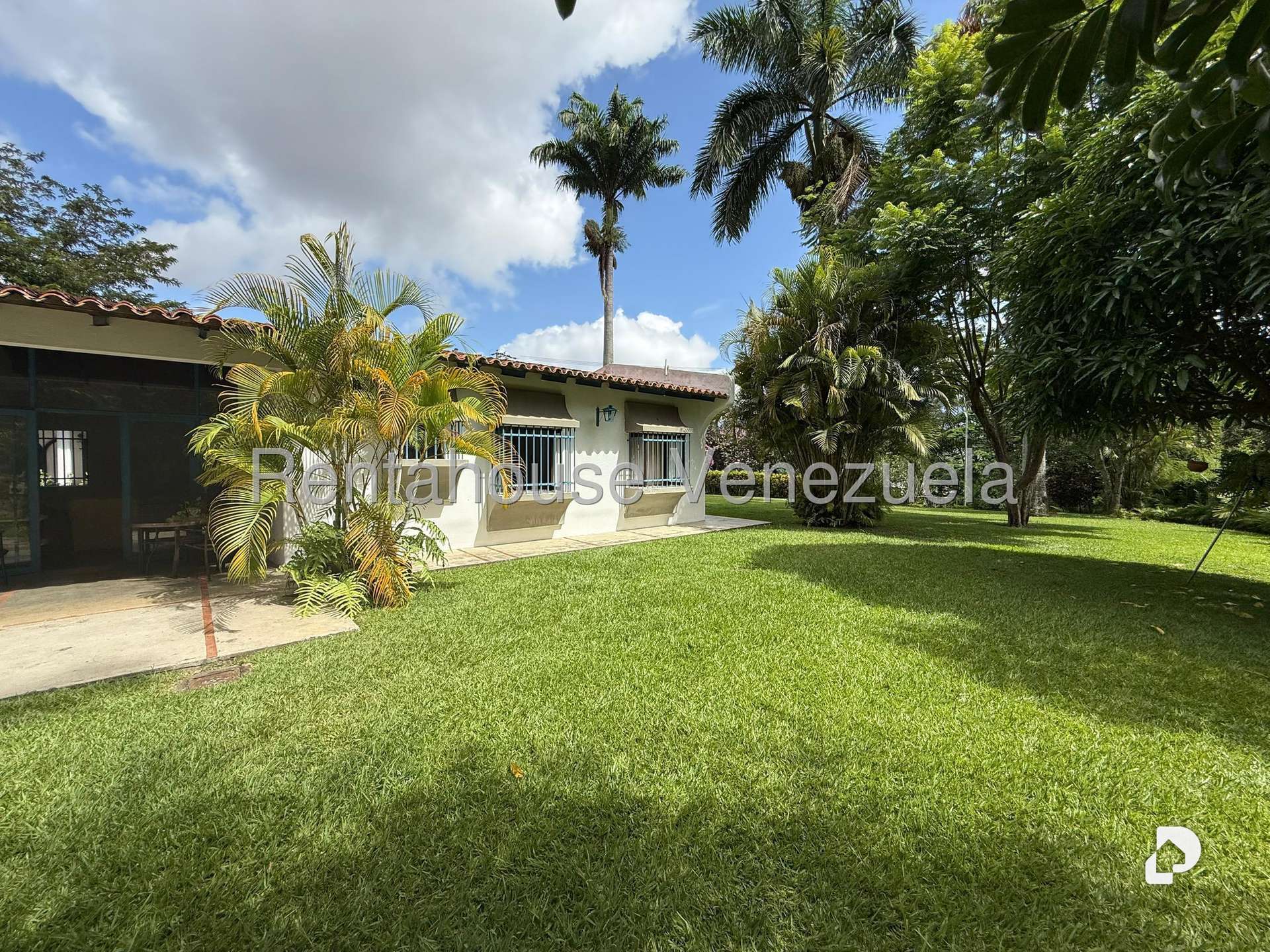 Casa en Cerro Verde, Caracas – 26