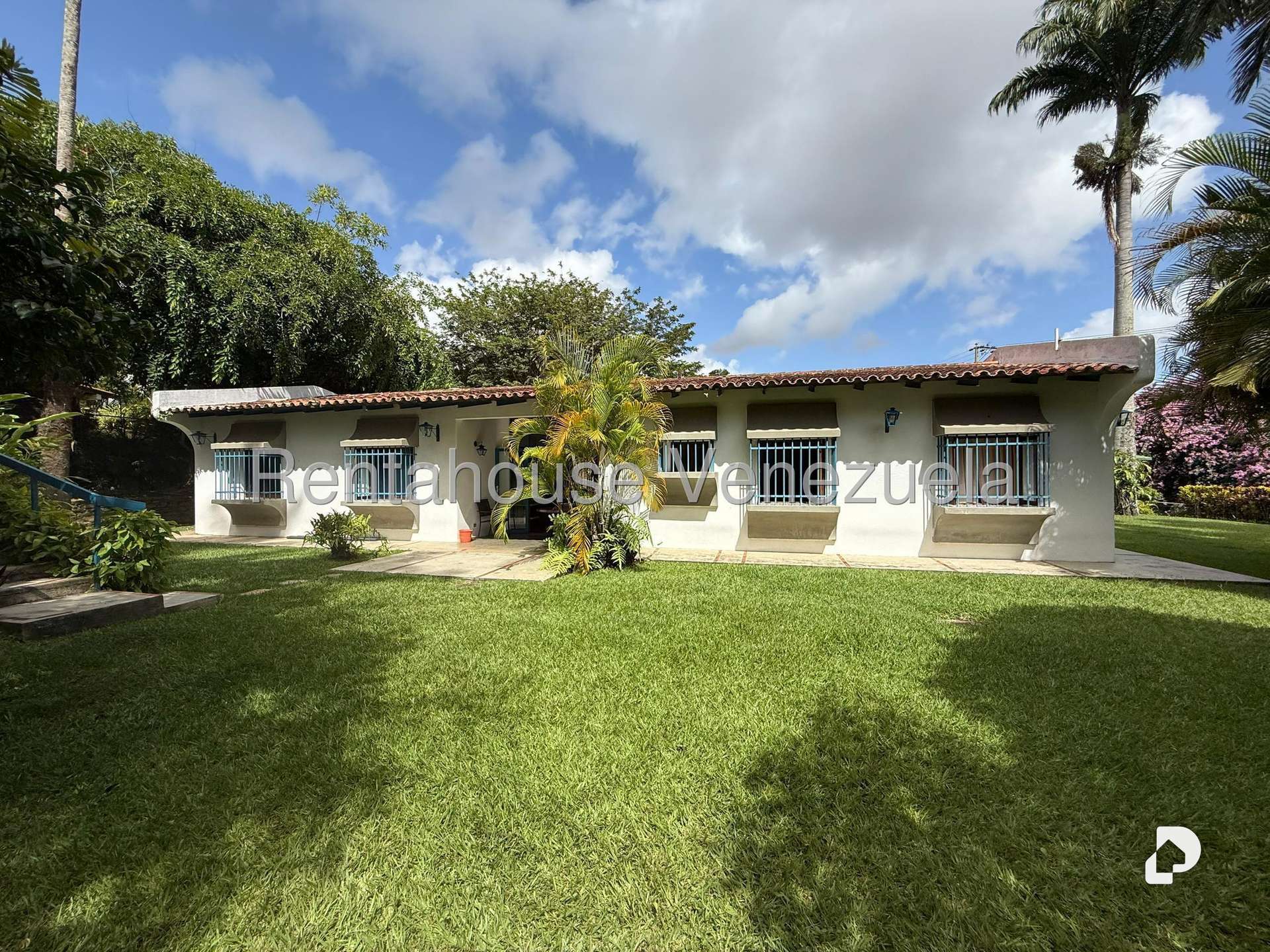 Casa en Cerro Verde, Caracas – 23