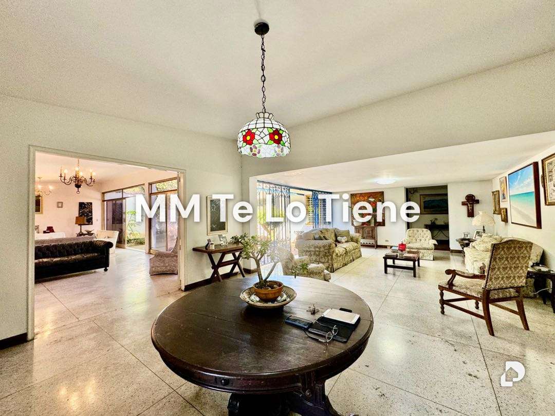 House in La Floresta, Caracas – 4
