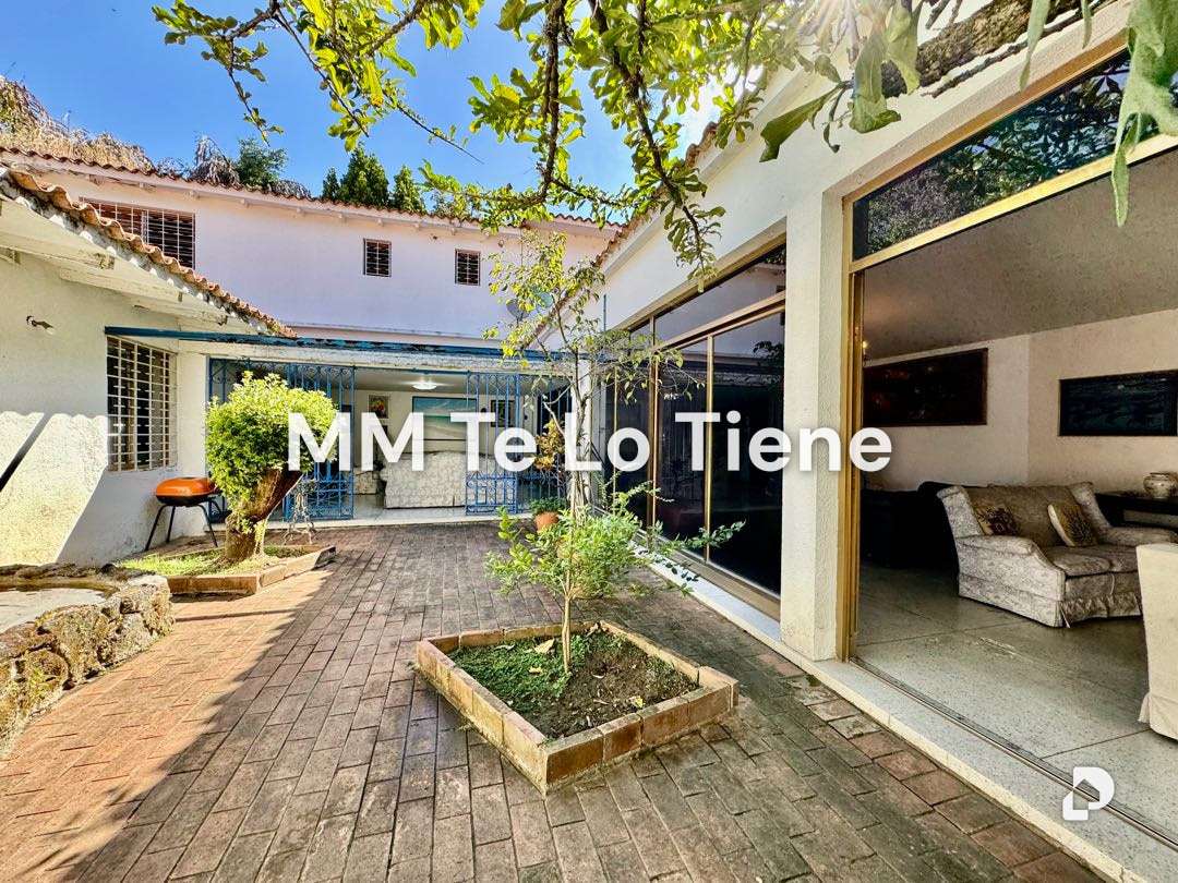 House in La Floresta, Caracas – 8