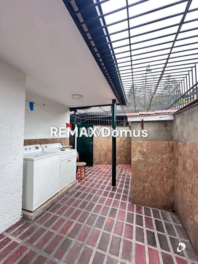 Casa en Lomas De La Trinidad, Caracas – 11
