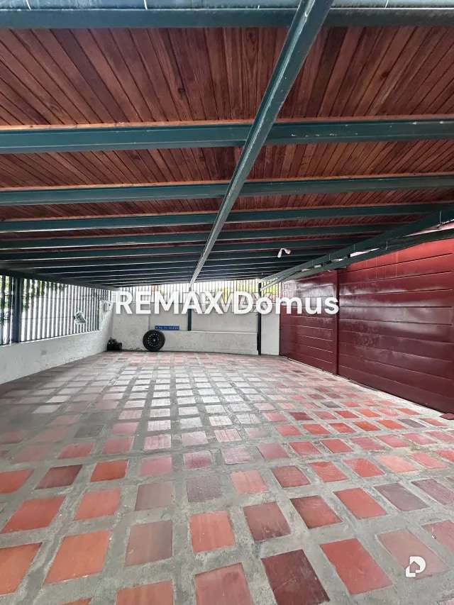 Casa en Lomas De La Trinidad, Caracas – 14
