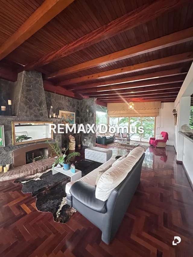 Casa en Lomas De La Trinidad, Caracas – 2