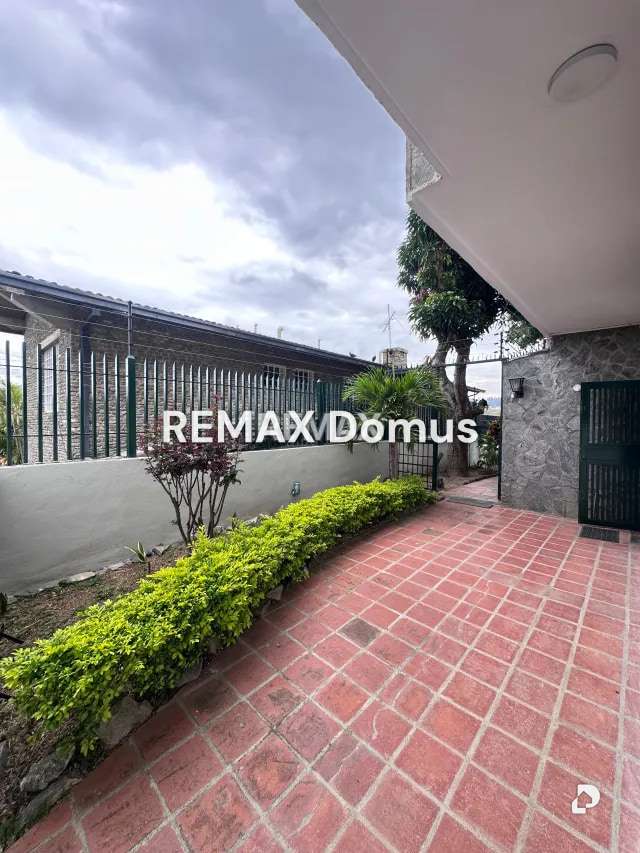 Casa en Lomas De La Trinidad, Caracas – 15