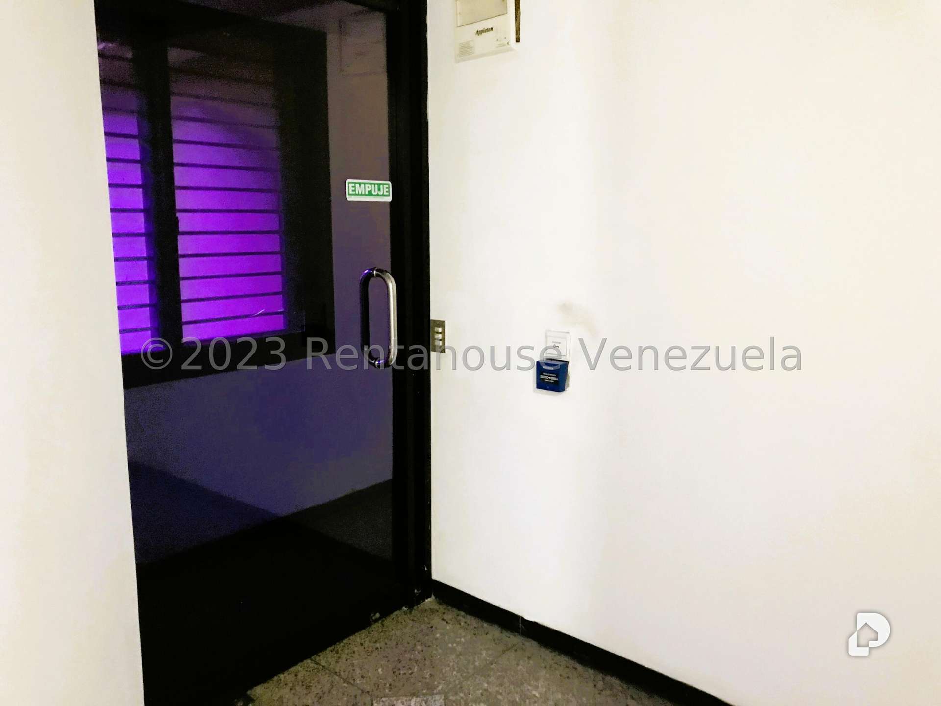 Local comercial en Santa Eduvigis, Caracas – 30
