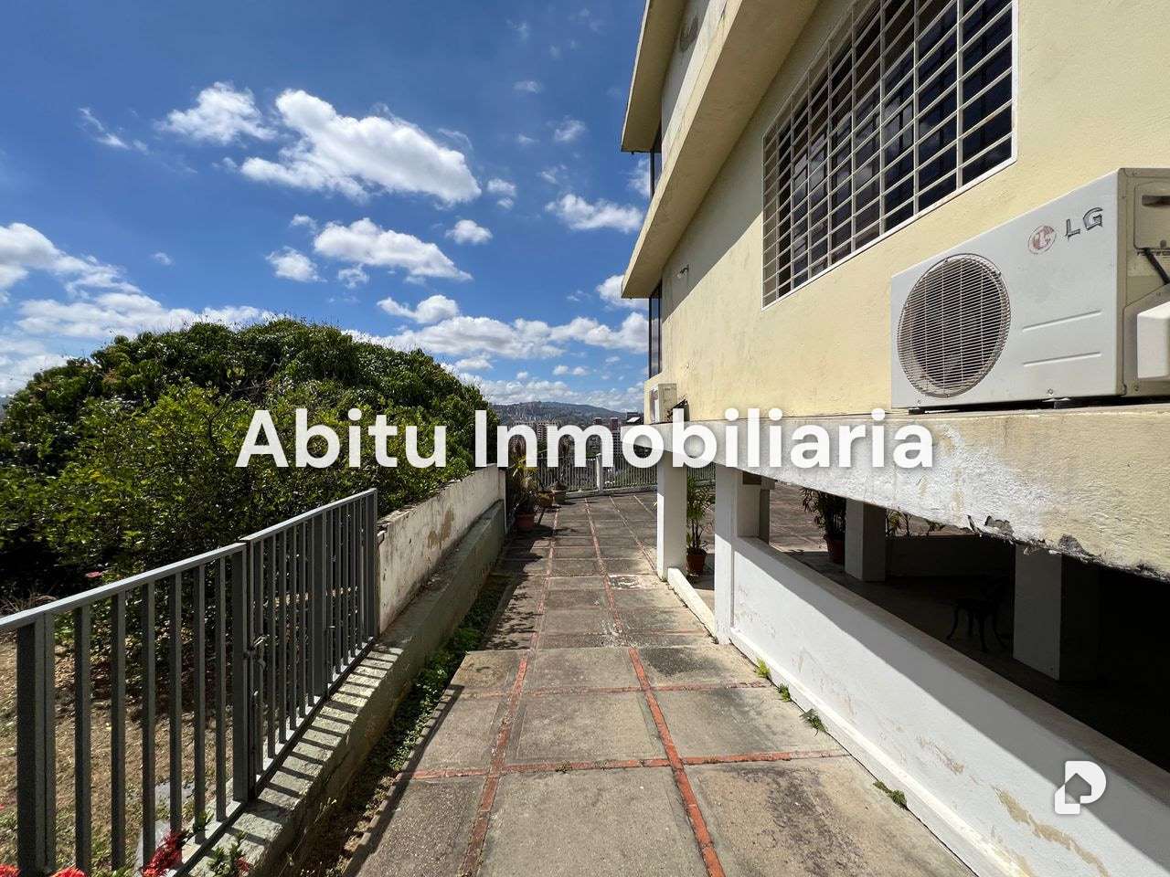 Building in Alta Florida, Caracas – 3