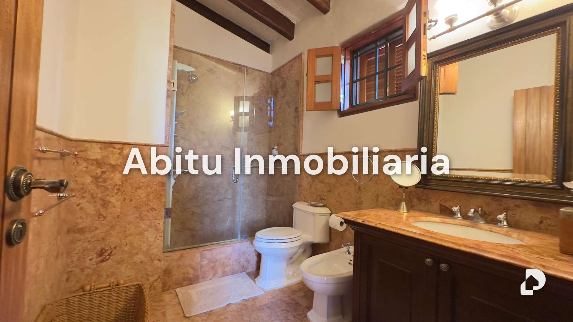 House in La Lagunita, Caracas – 12