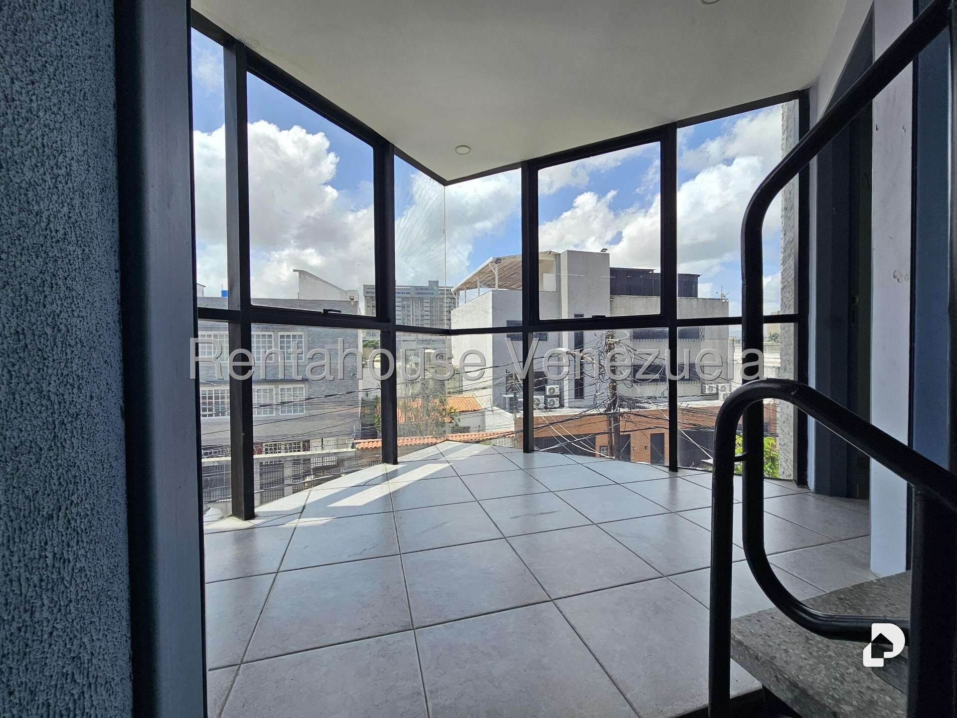 Edificio en Montecristo, Caracas – 25