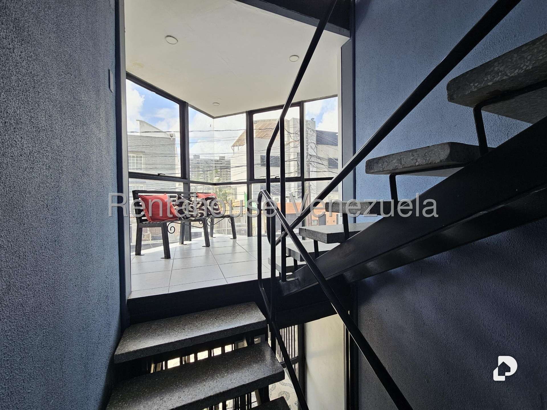 Edificio en Montecristo, Caracas – 13