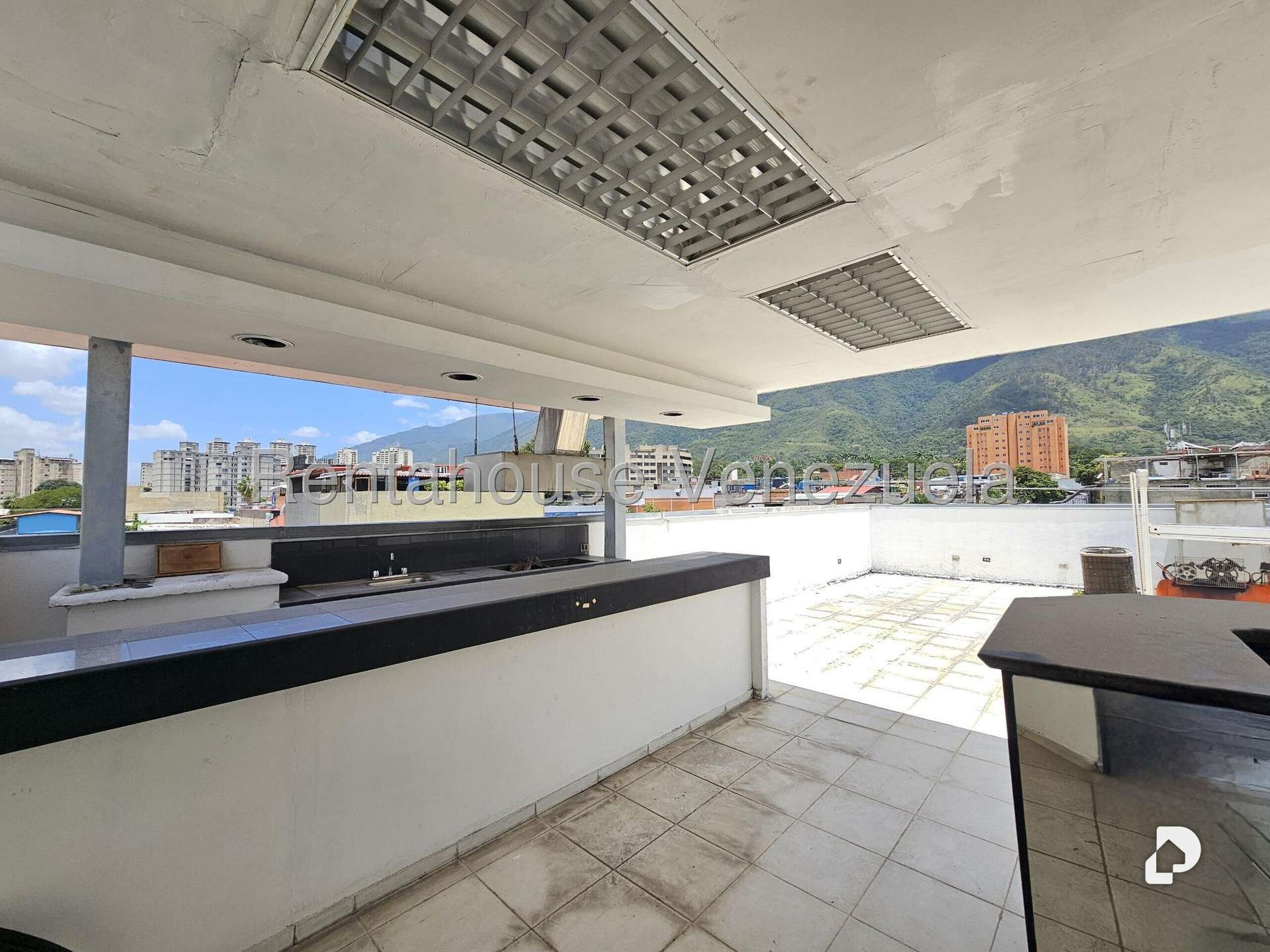 Edificio en Montecristo, Caracas – 30