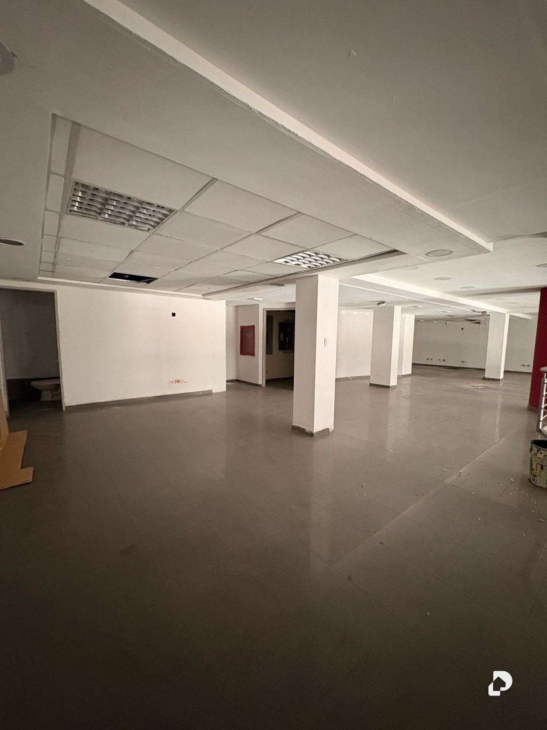 Local comercial en La Castellana, Caracas – 6