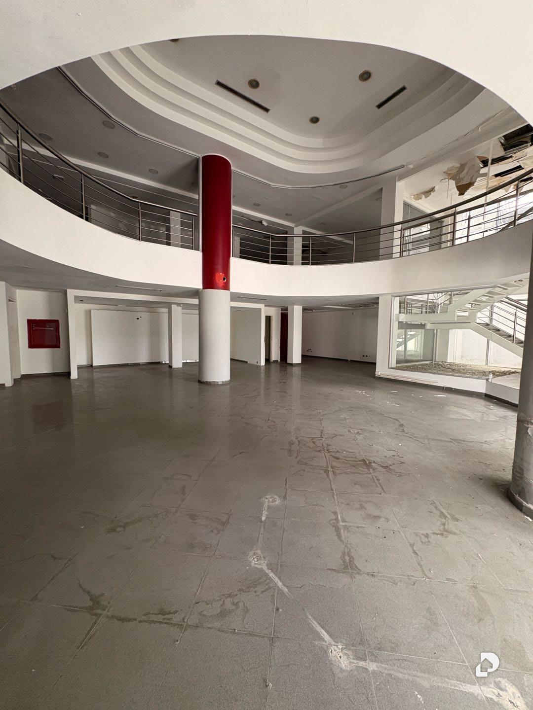 Local comercial en La Castellana, Caracas – 4