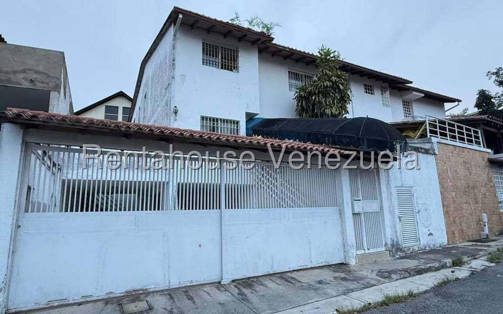 House in Alto Prado, Caracas - 1