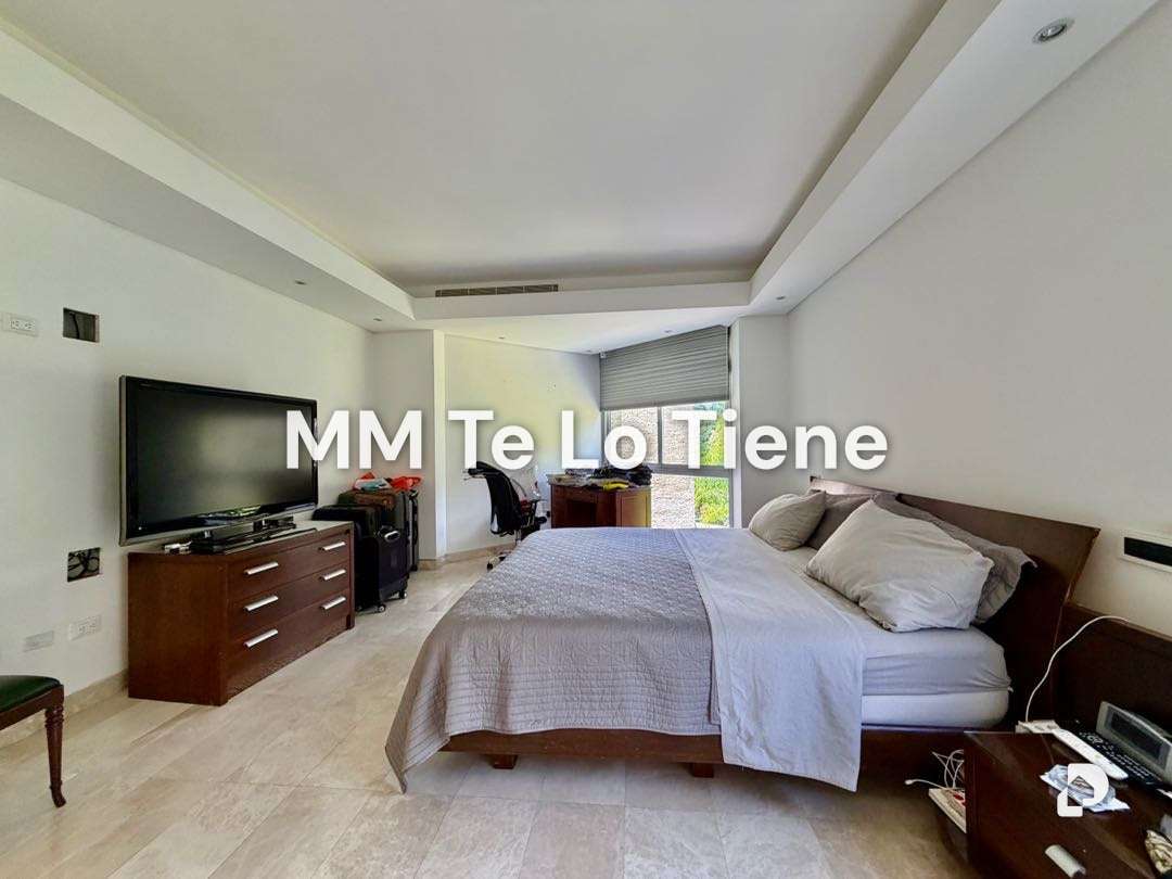 Apartamento en Los Palos Grandes, Caracas – 12