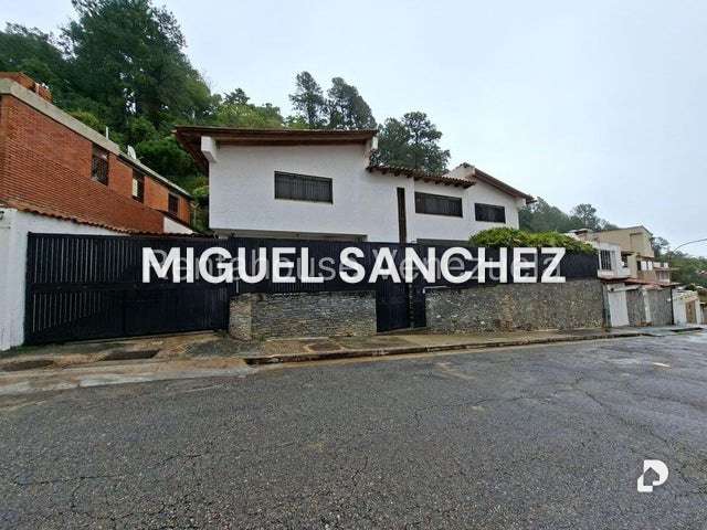 Casa en Lomas de Prados del Este, Caracas – 2