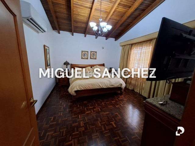 Casa en Lomas de Prados del Este, Caracas – 15