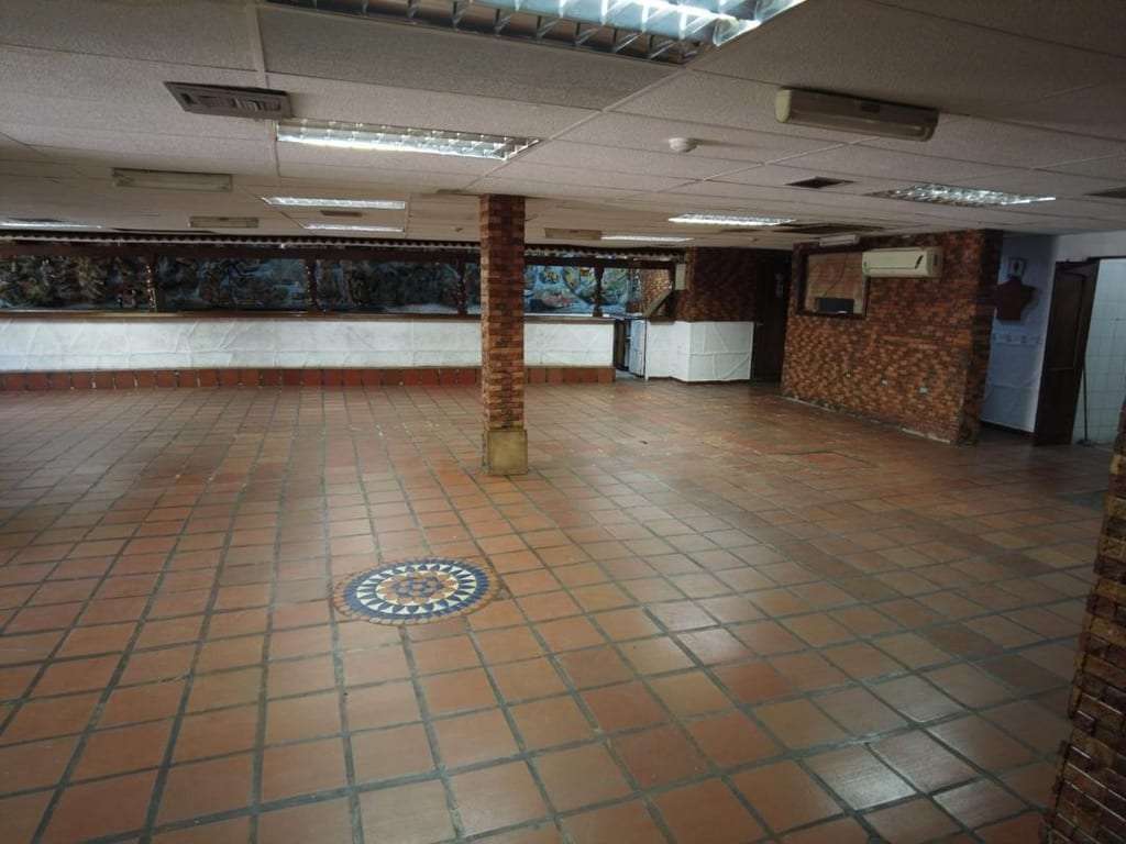 Local comercial en Valencia - 1