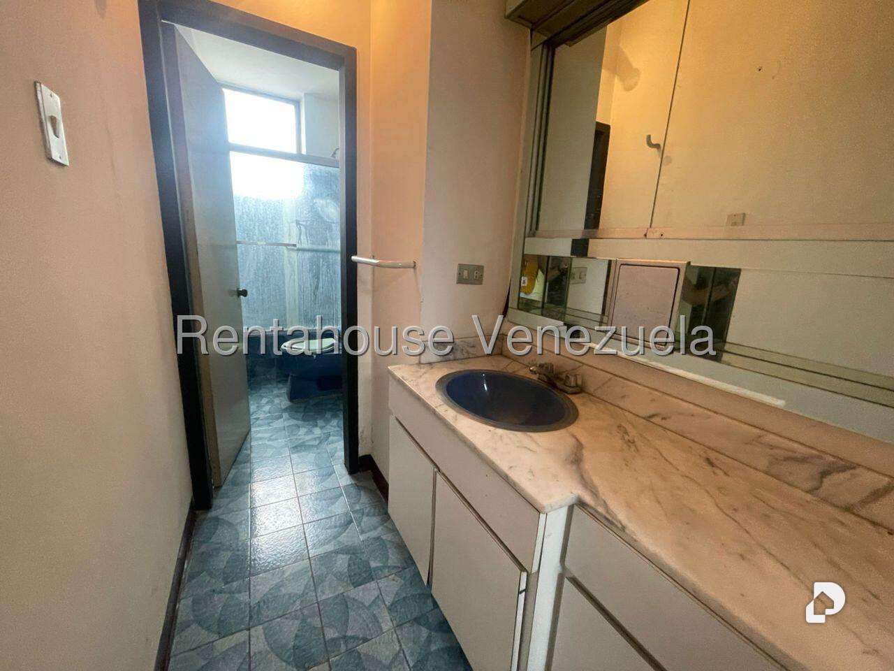 Local comercial en Los Chaguaramos, Caracas – 6