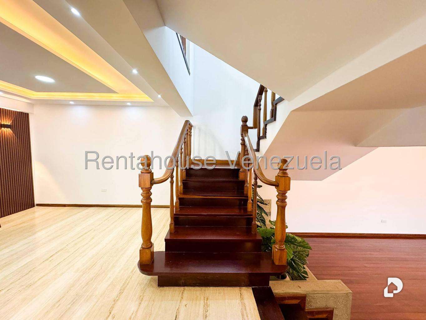 Casa en Prados del Este, Caracas – 31