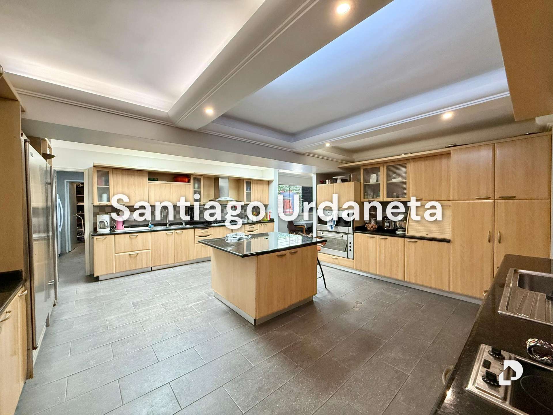 Apartamento en Los Palos Grandes, Caracas – 11